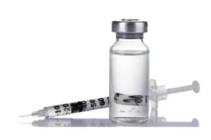 MyDoctors Αλλεργία στα εμβόλια 25 MyDoctors l vials of medications syringe 620x330 1 1