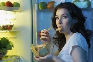snacking-at-night-5.jpg