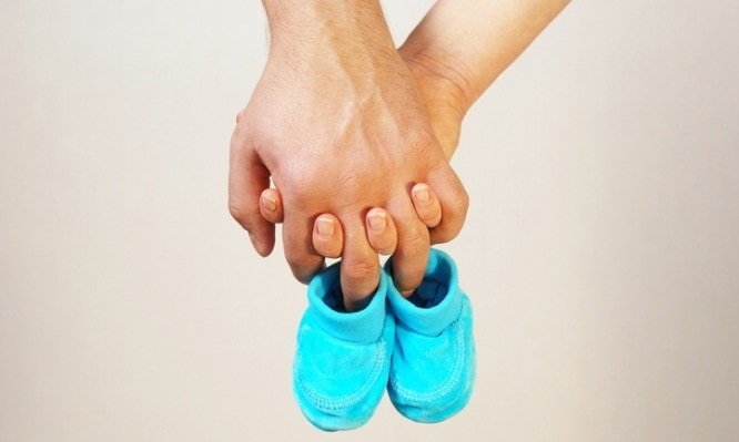 happy-young-parents-hold-in-their-hands-baby-shoes-of-future-child-picture-id652664400.jpg happy-young-parents-hold-in-their-hands-baby-shoes-of-future-child-picture-id652664400.jpg